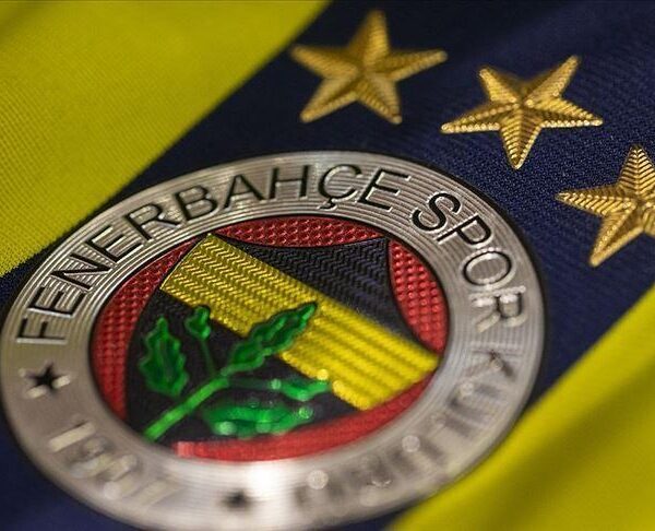 Dakotek a produit un maillot Fenerbahçe spécial anti-infectieux pour l’équipe PAU Neurosurgery.